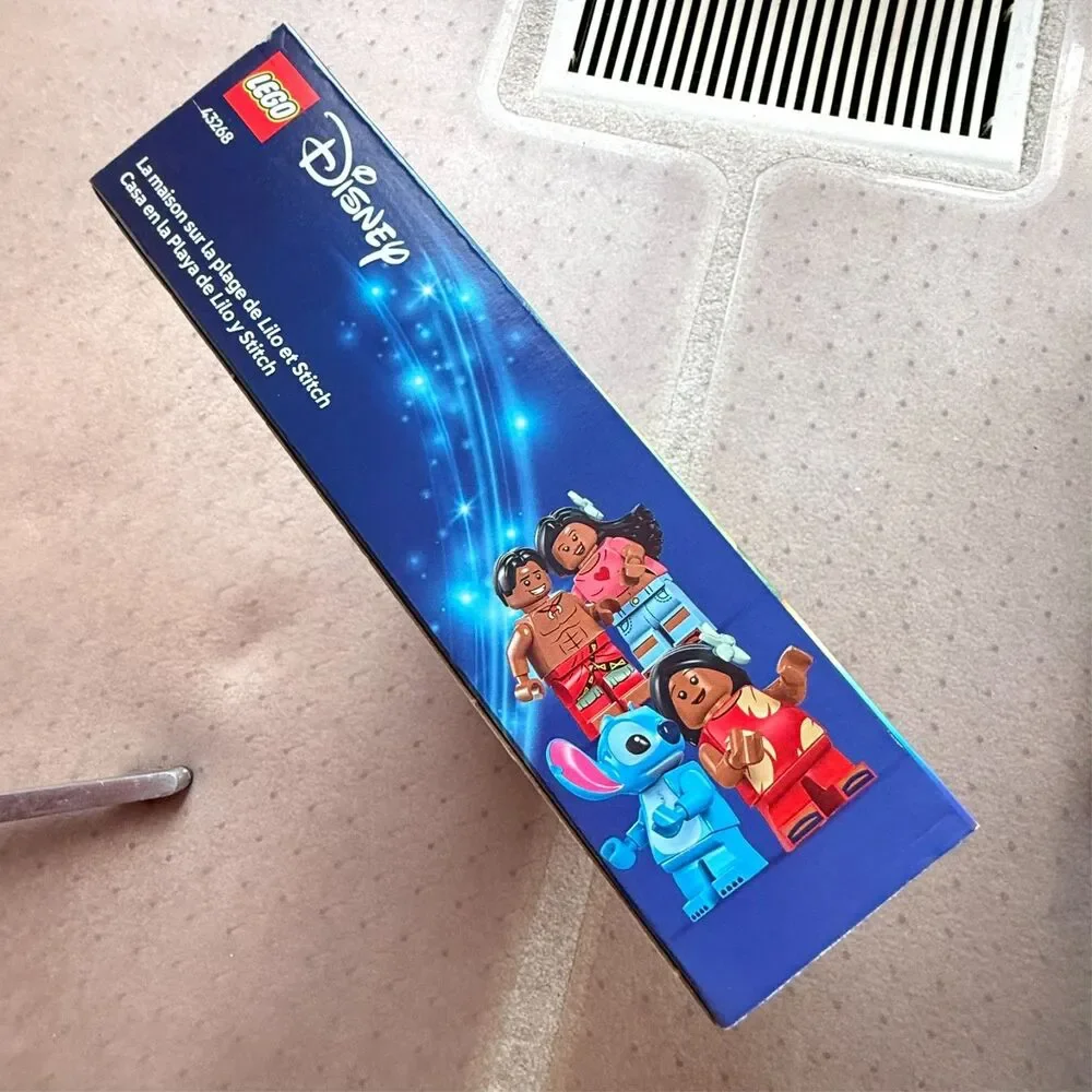 LEGO 43268 Disney Lilo and Stitch NIB 834 Pieces Great Gift